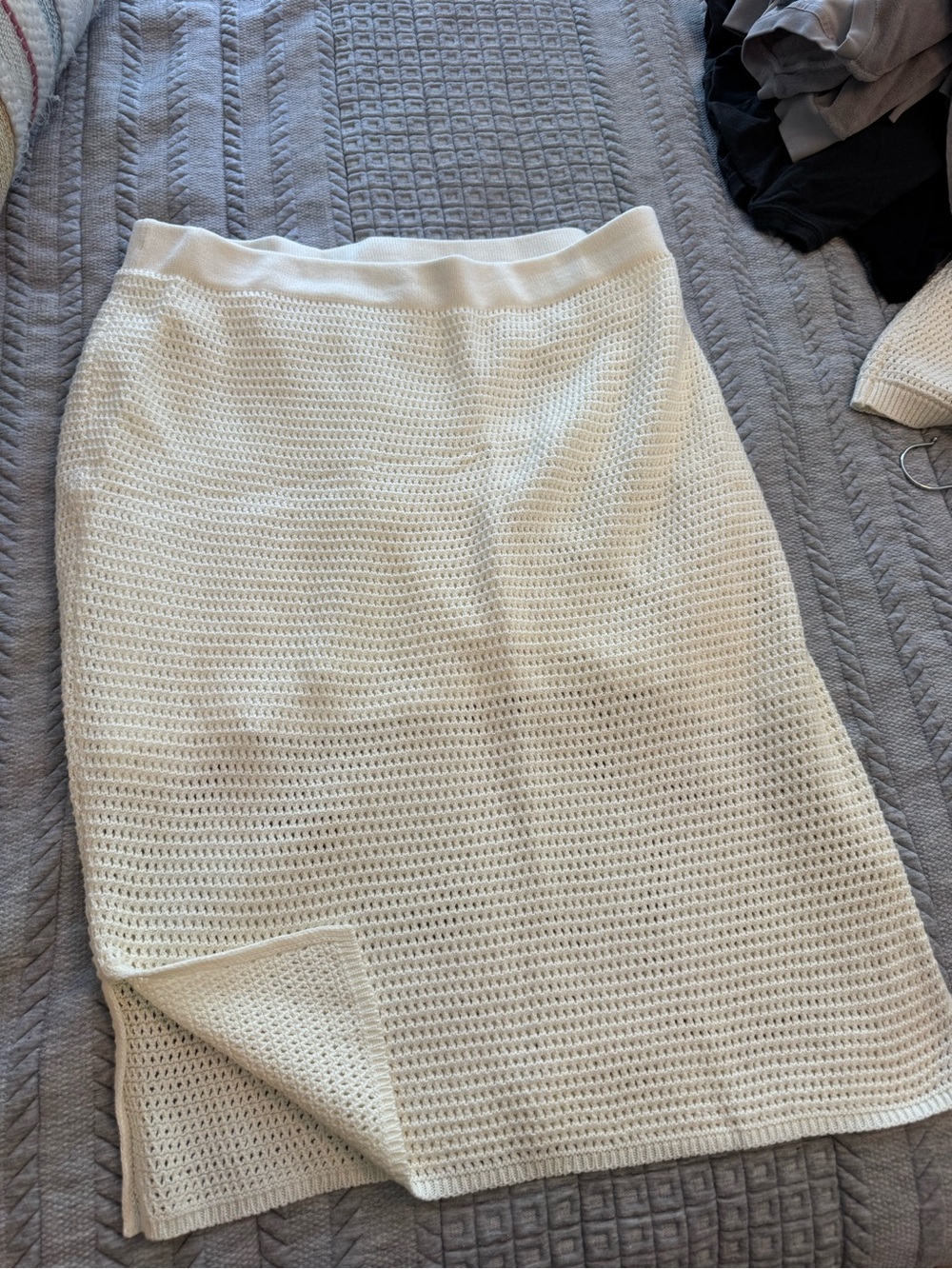 Simply Vera Wang Ivory Crochet Pencil Skirt